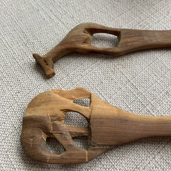 Salad servers, wooden, elephant and giraffe, hand carved, handmade, African - Picture 2 of 7